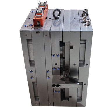 Bottle blank mould